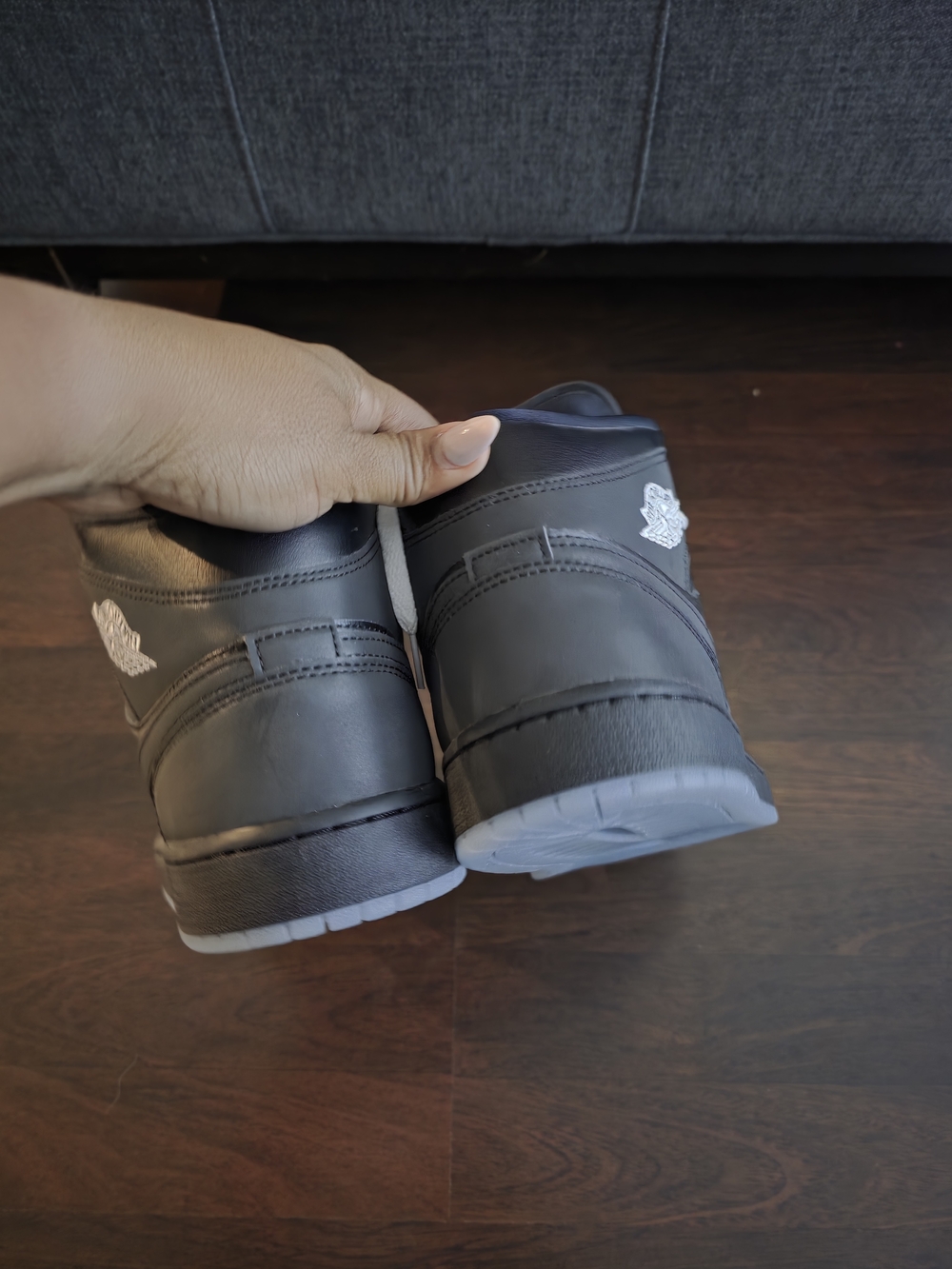 Jordan 1 Mid SE Black Metallic Sneakers - Picture 5 of 7